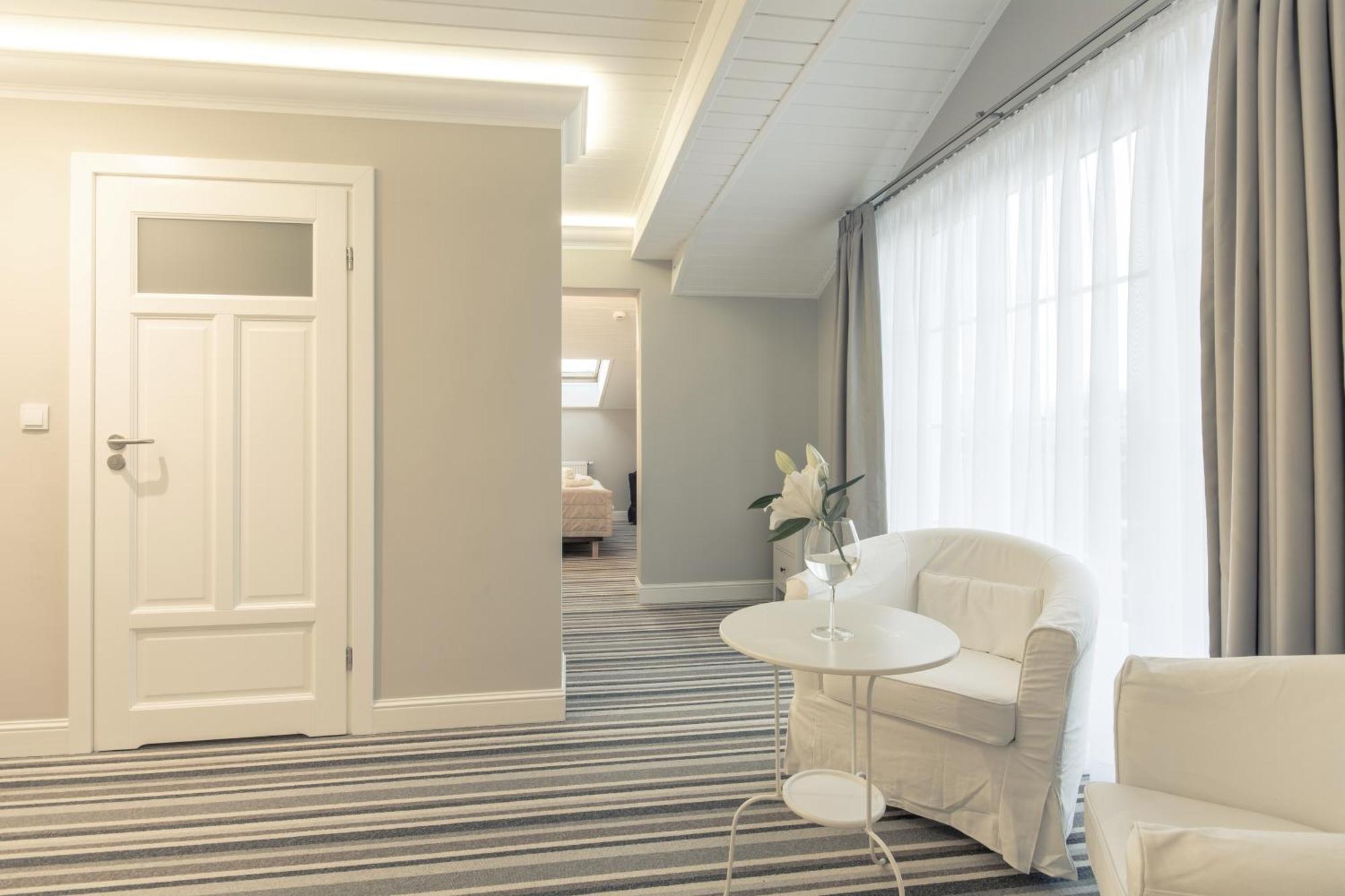 Apartament typu Deluxe z 2 sypialniami i balkonem